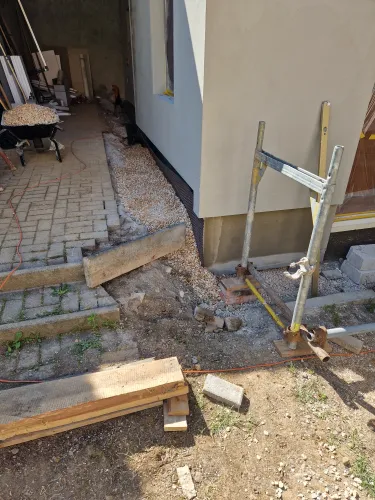 Fasáda vidieckeho domu Bzovská Lehôtka