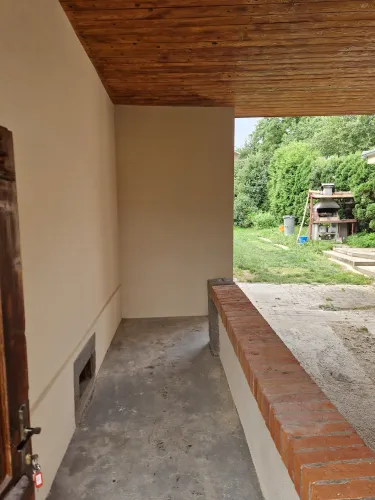 Fasáda vidieckeho domu Bzovská Lehôtka