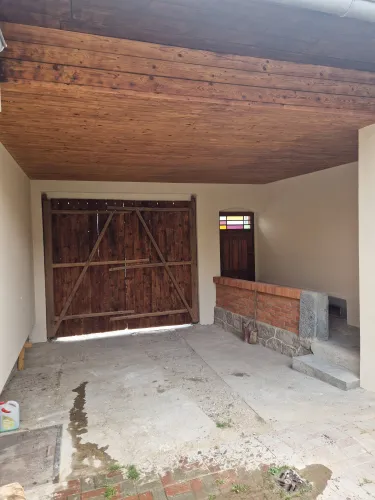 Fasáda vidieckeho domu Bzovská Lehôtka