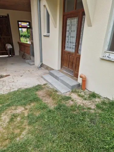 Fasáda vidieckeho domu Bzovská Lehôtka